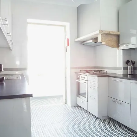 Spacious 2 Bedroom In Belem