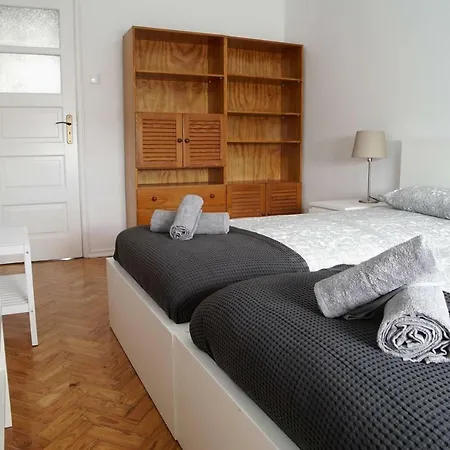 Spacious 2 Bedroom In Belem *